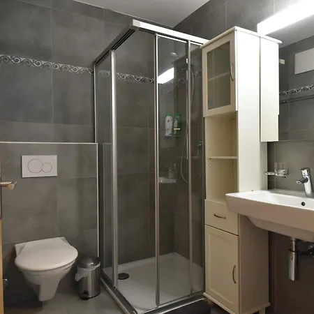 Apartment Ensoleille 4 Personnes A A 100 Metres Des Bains
