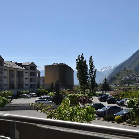 Apartment Ensoleille 4 Personnes A A 100 Metres Des Bains Saillon